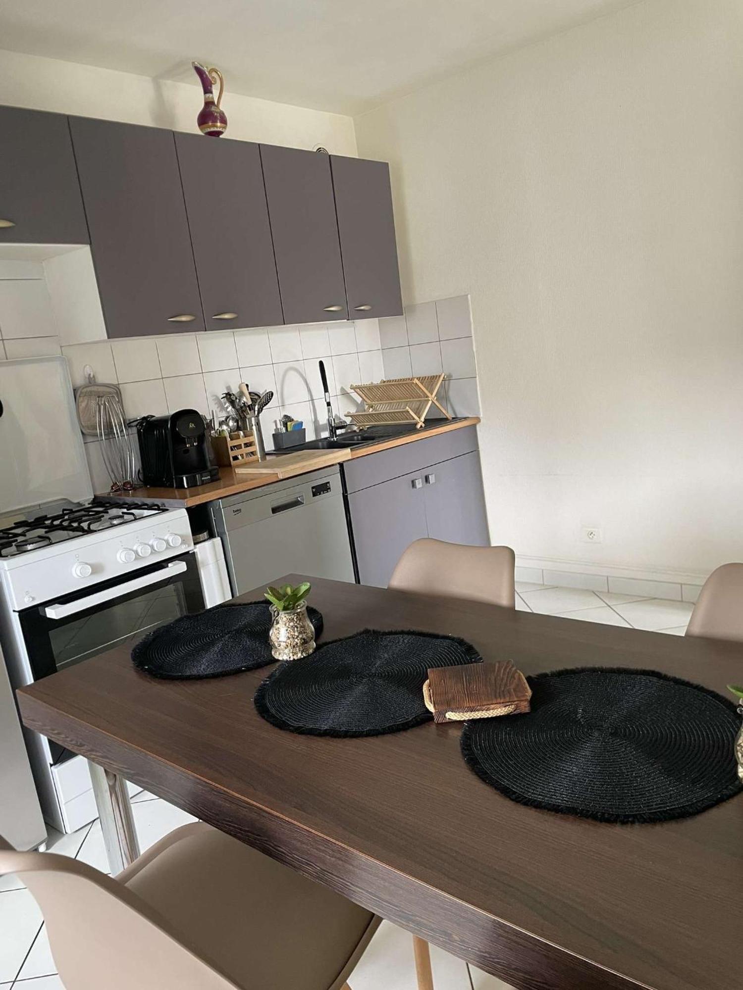 Joli Appartement Avec Place De Parking Prive Колмар Екстериор снимка